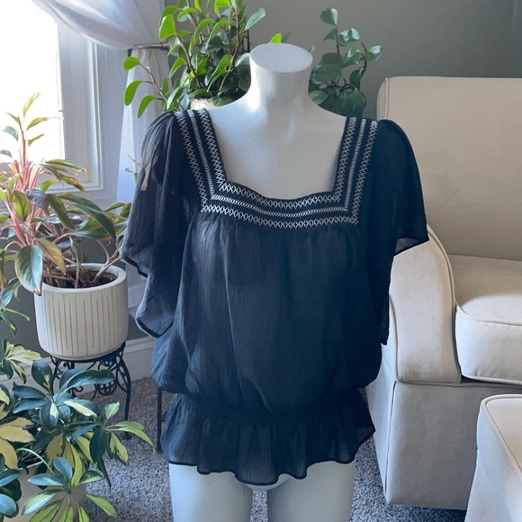 5/$25 Juniors Mudd brand short sleeved sheer blouse - Picture 1 of 6